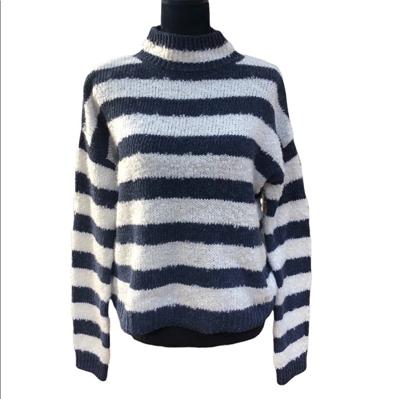 Sadie & Sage Striped Blue and White Sweater size Small - Picture 6 of 10